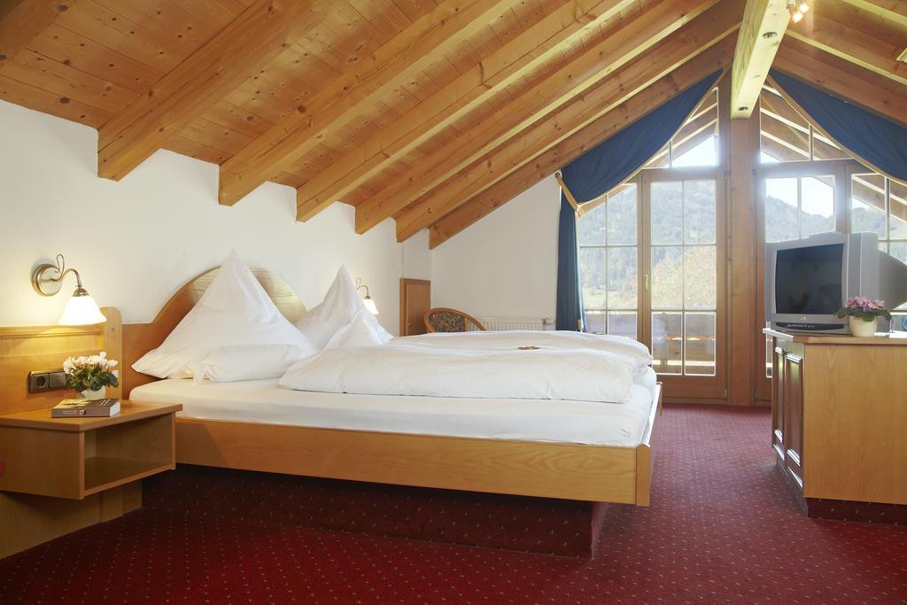 Hotel Garni Oberdorfer Stuben Obermaiselstein Quarto foto